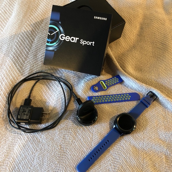 Samsung Gear Sport Watch - Picture 1 of 7
